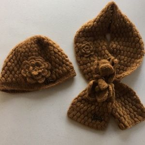 Fossil Hat and Scarf Set